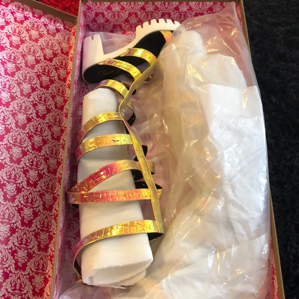 Privileged RAMBLER SANDALS NIB 9 iridescent
